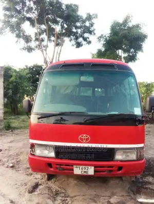 Toyota Coaster 2000 Red