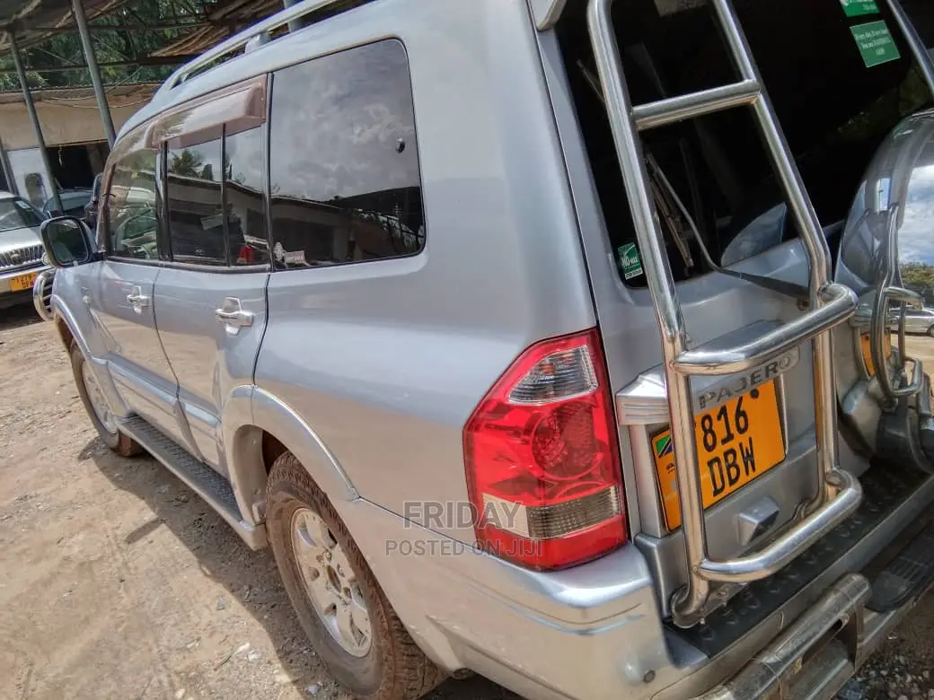 Mitsubishi Pajero 2006 Gray