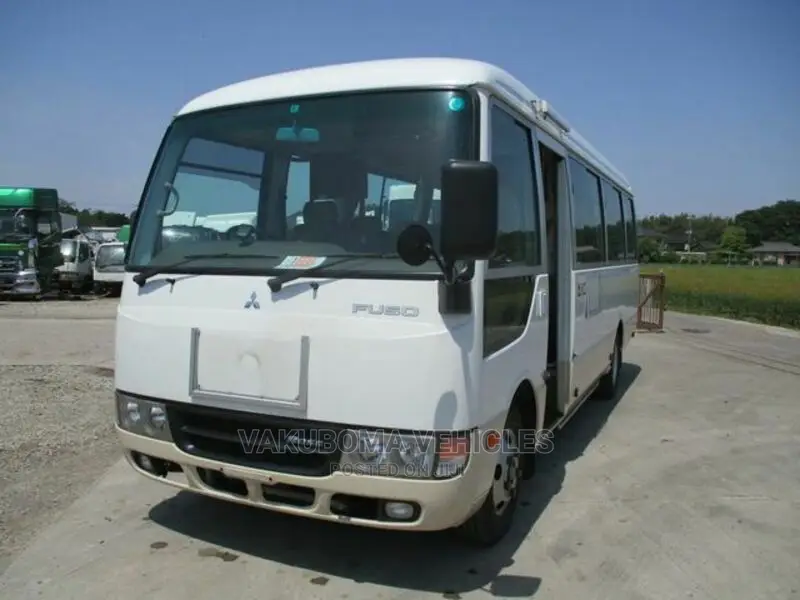 Mitsubishi Fuso Rosa 2018 White