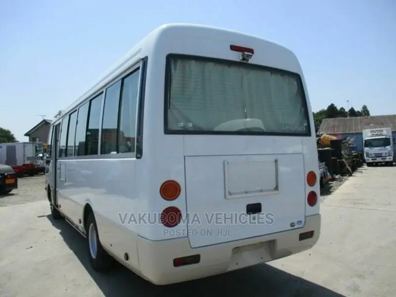 Mitsubishi Fuso Rosa 2018 White