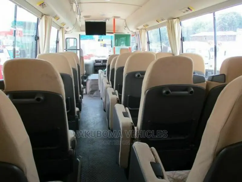 Mitsubishi Fuso Rosa 2018 White