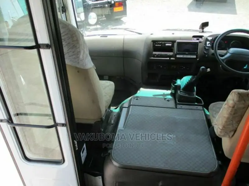 Mitsubishi Fuso Rosa 2018 White