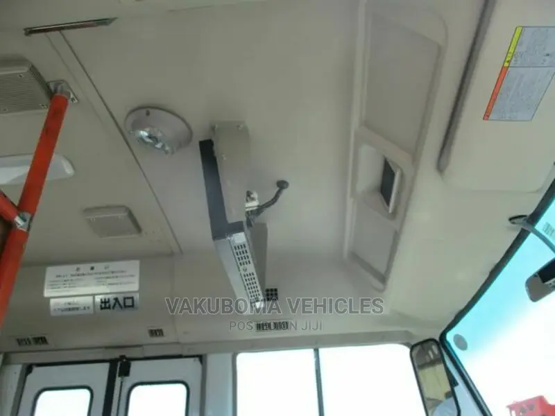 Mitsubishi Fuso Rosa 2018 White