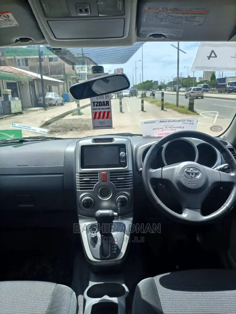 Toyota Rush 1.5 AWD 2006 Black
