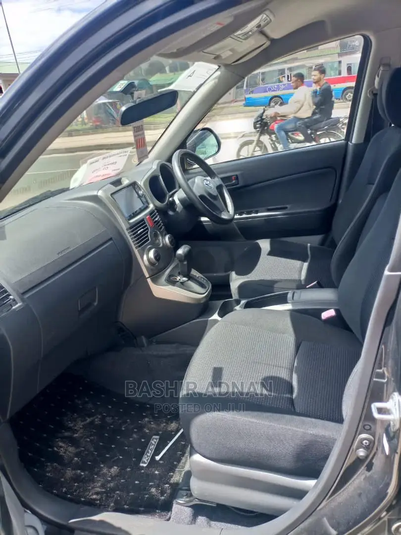 Toyota Rush 1.5 AWD 2006 Black