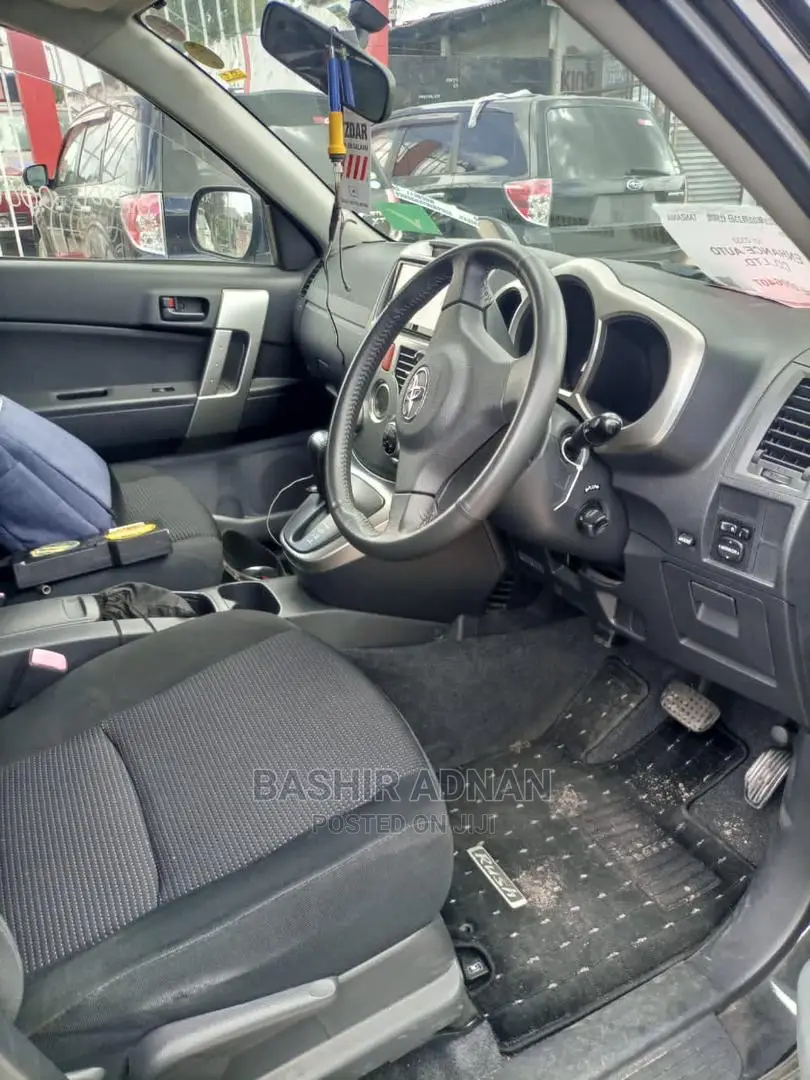 Toyota Rush 1.5 AWD 2006 Black