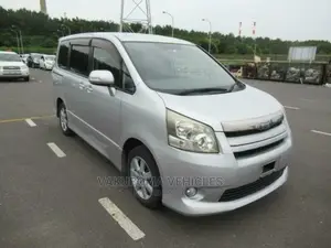 Toyota Noah 2008 Silver