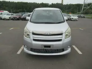 Toyota Noah 2008 Silver