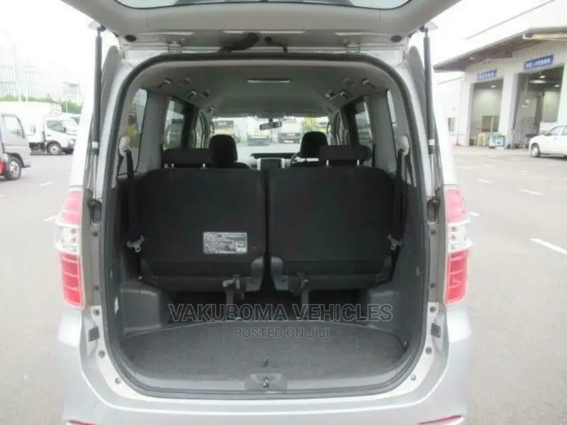 Toyota Noah 2008 Silver