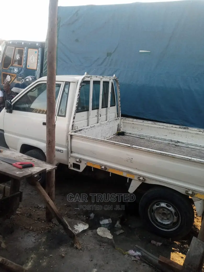 Toyota Townace 2004 Beige