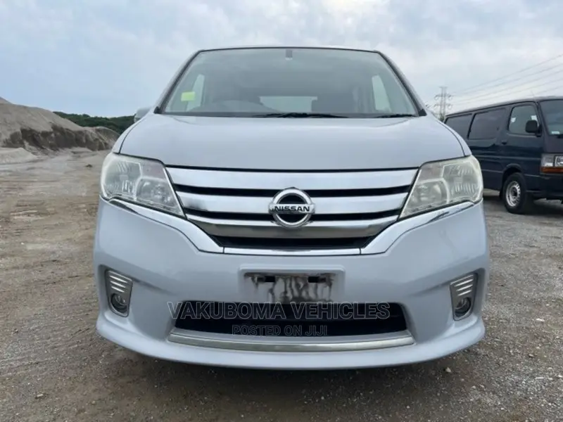 Nissan Serena 2013 Silver