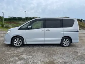 Nissan Serena 2013 Silver