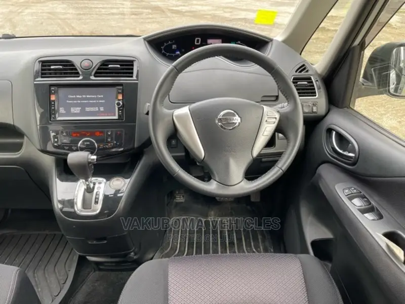 Nissan Serena 2013 Silver