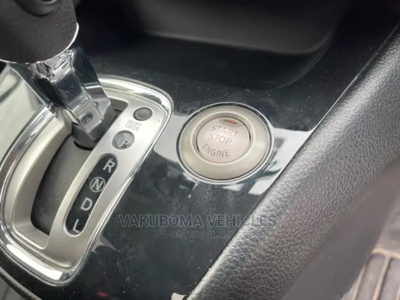 Nissan Serena 2013 Silver