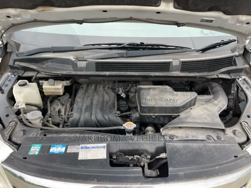 Nissan Serena 2013 Silver