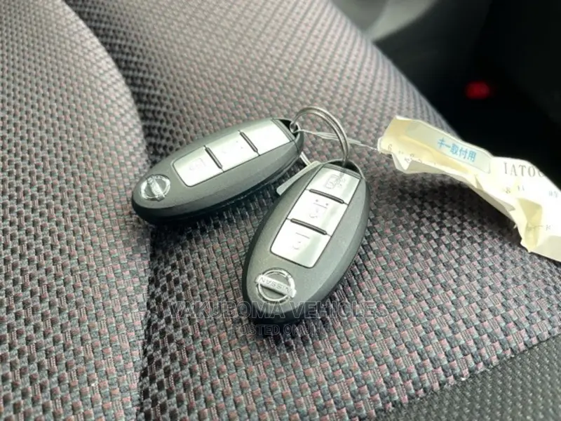 Nissan Serena 2013 Silver