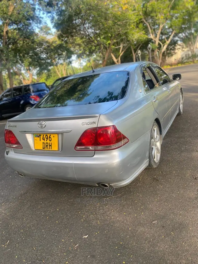 Toyota Crown 2006 Silver