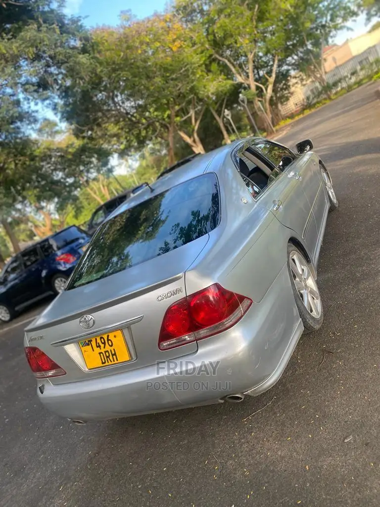 Toyota Crown 2006 Silver