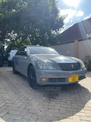 Toyota Crown Royale 2005 Gray