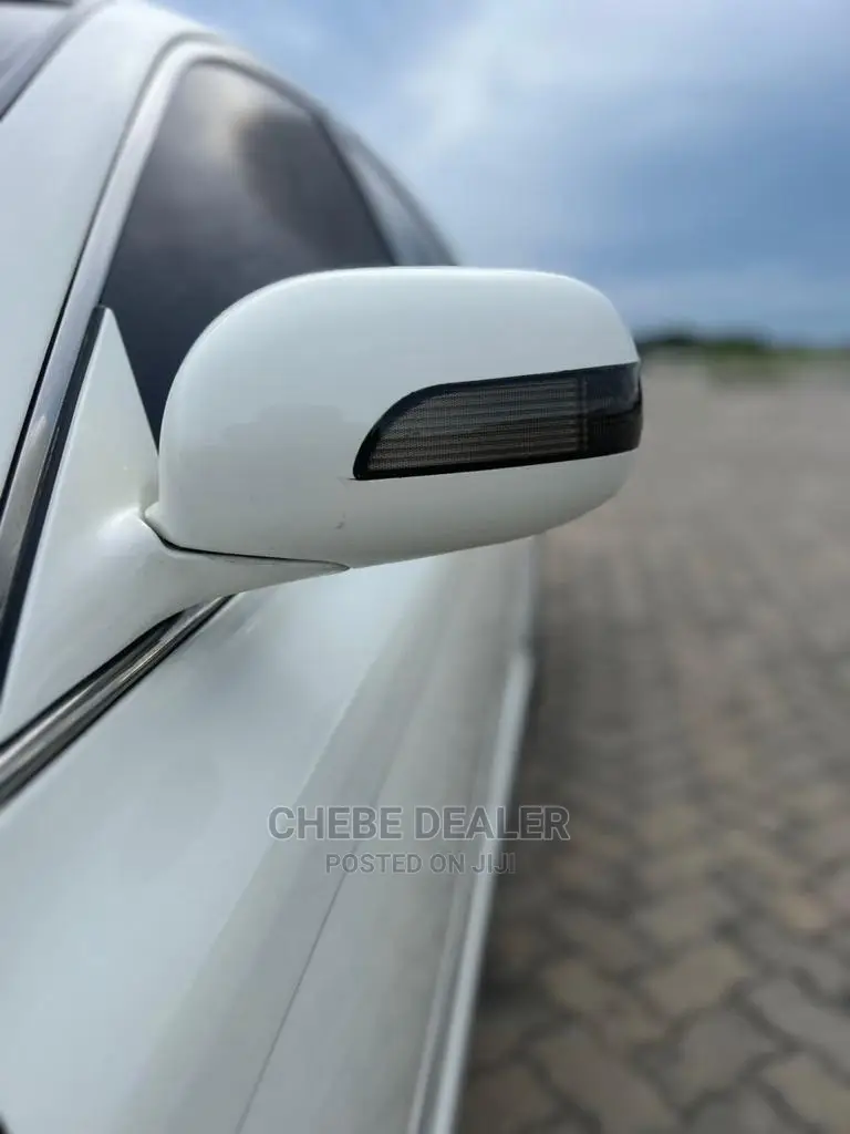 Toyota Crown Royal 2.5 2003 White