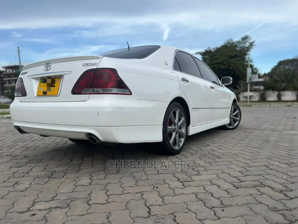 Toyota Crown Royal 2.5 2003 White