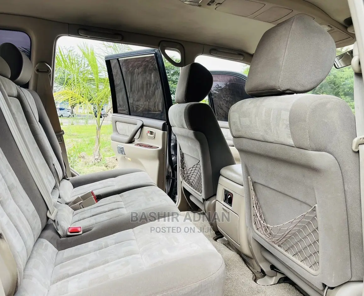 Toyota Land Cruiser HDJ 100 2000 Silver