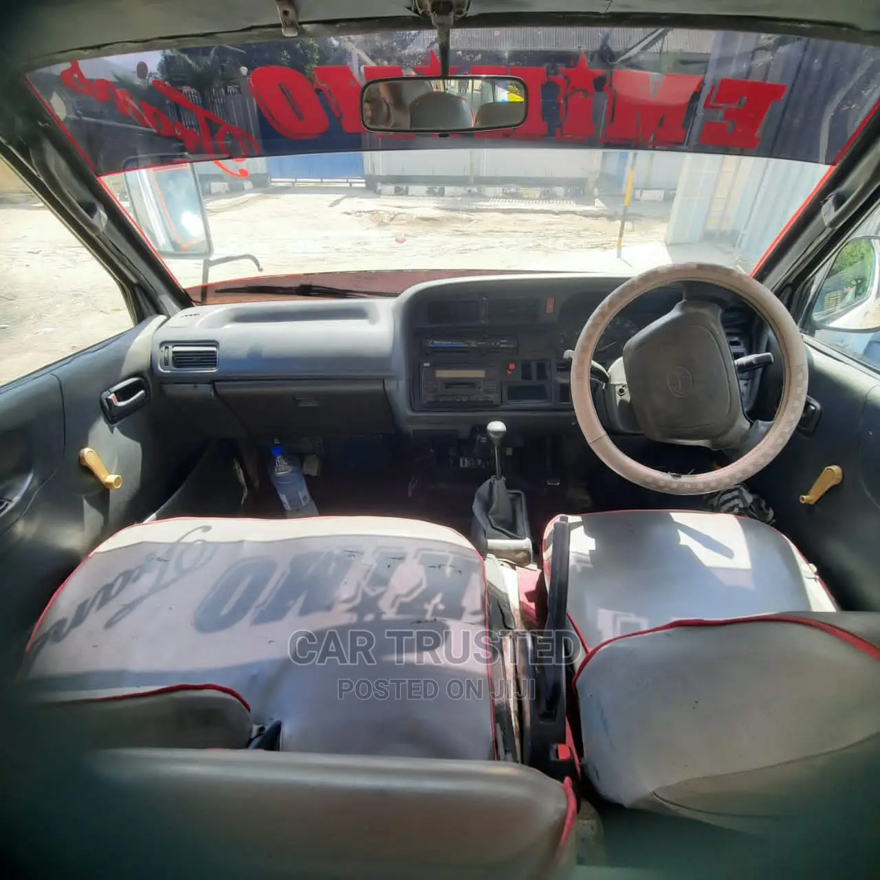 Toyota HiAce 2002 White