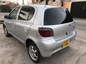 Toyota Vitz 1.3 FWD 5dr 2002 Silver