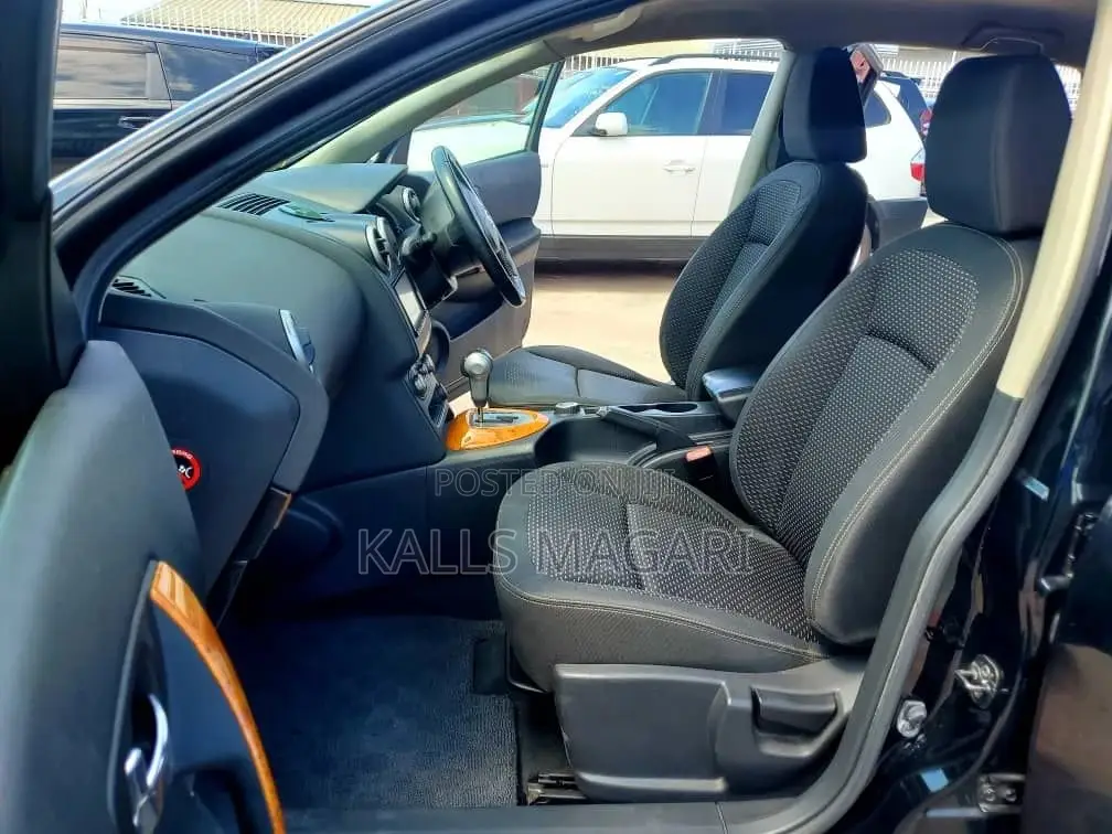 Nissan Dualis 2011 Black