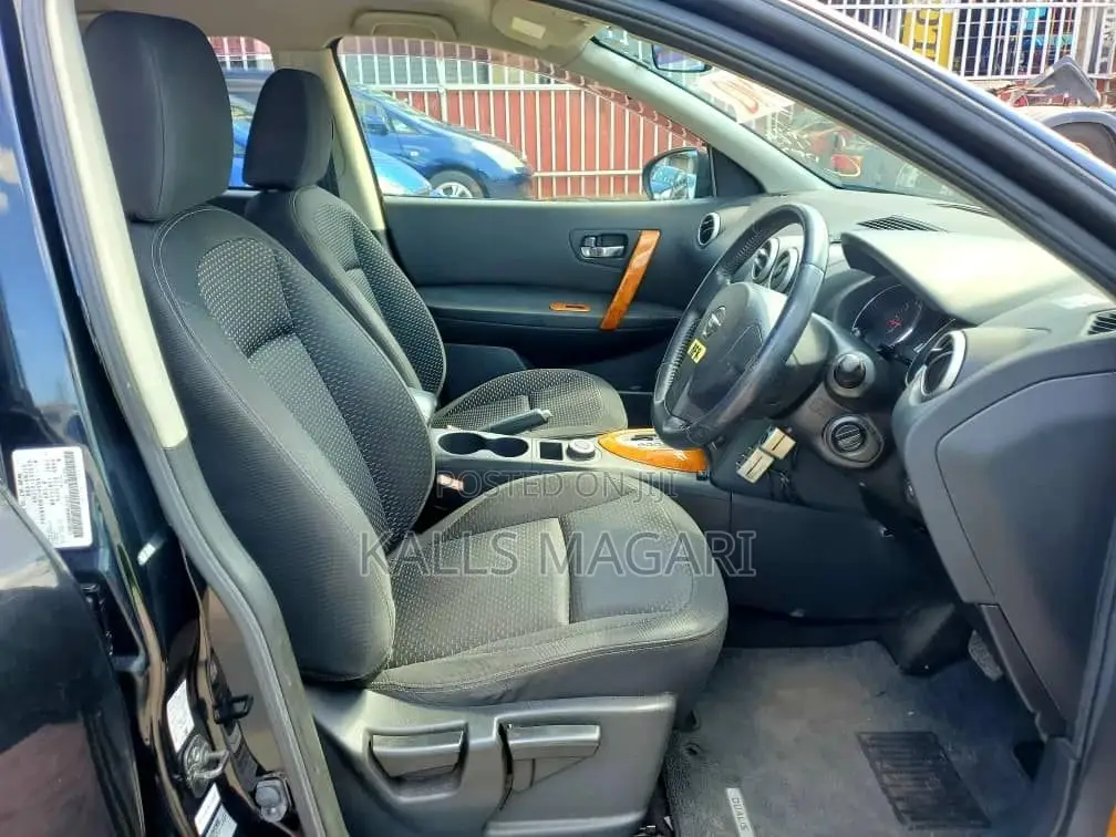Nissan Dualis 2011 Black