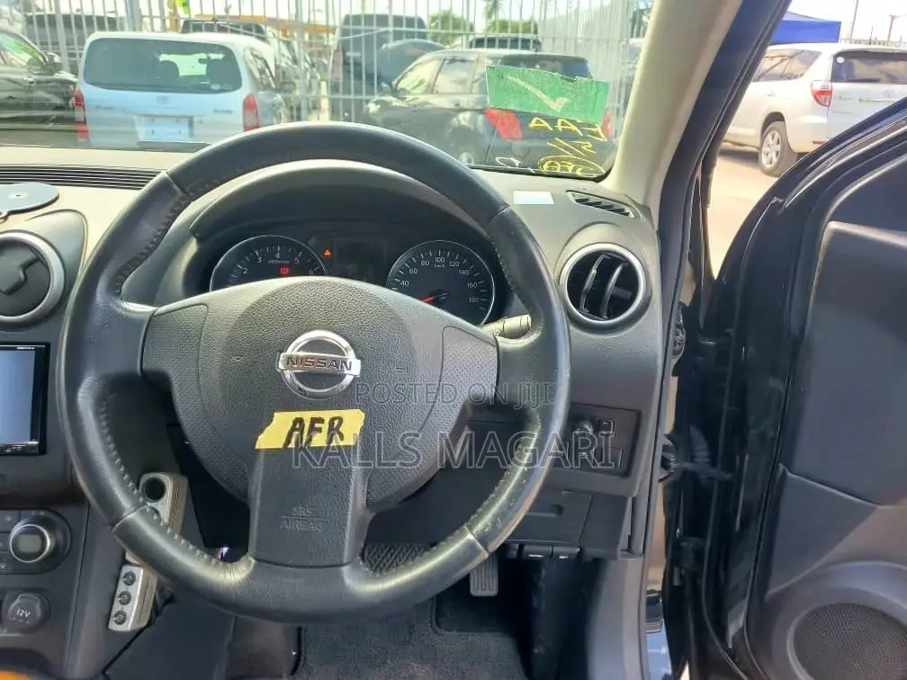 Nissan Dualis 2011 Black