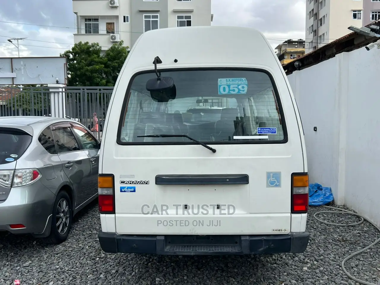 Nissan Caravan (Urvan) 2000 White
