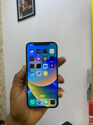 whiteApple iPhone 12 64 GB