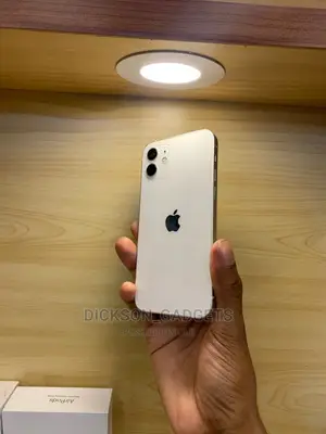 whiteApple iPhone 12 64 GB