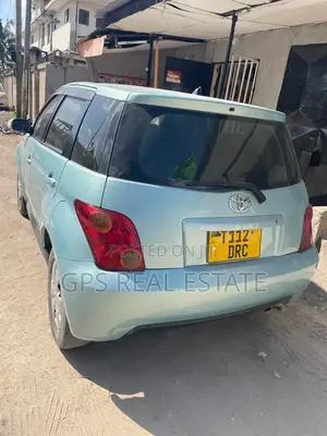 Toyota IST 2004 Blue
