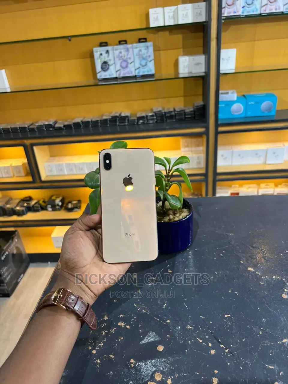 Apple iPhone XS Max 64 GB Gold