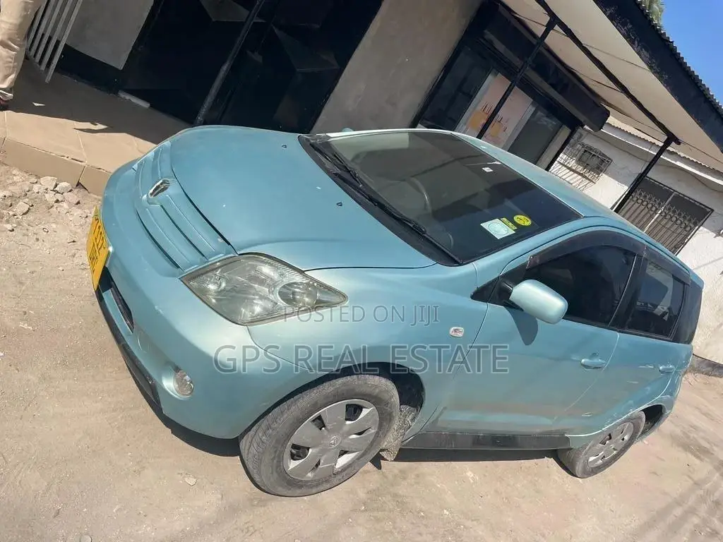 Toyota IST 2004 Blue