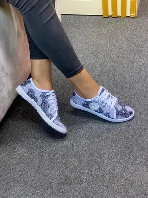 Raba | Speakers | Simple Shoes