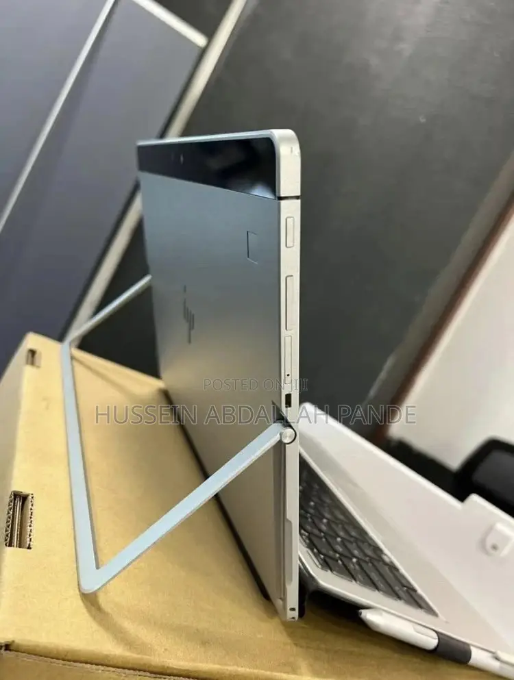 Laptop HP EliteBook X2 1012 G2 8GB Intel Core I5 SSHD (Hybrid) 256GB