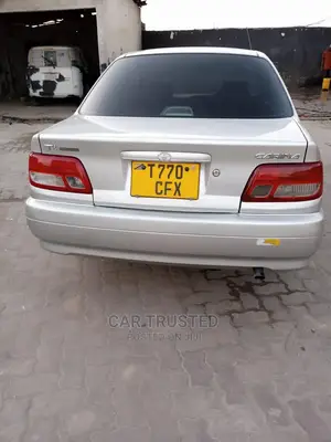 Toyota Carina 1.6 FWD Sedan 2000 Silver