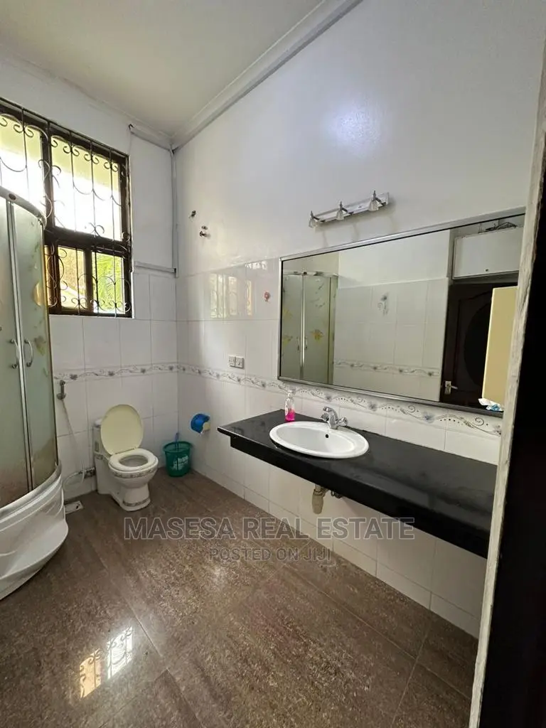 5bdrm Bungalow in Masaki for rent
