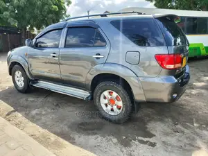 Toyota Fortuner 3.0 D AWD 2005 Beige