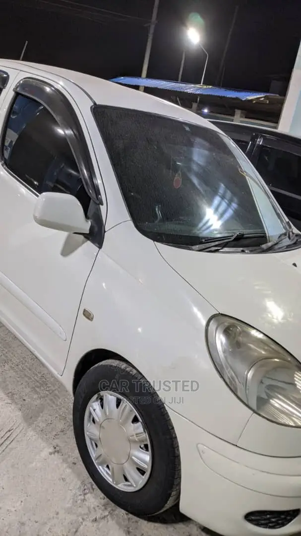 Toyota Fun Cargo 2004 White