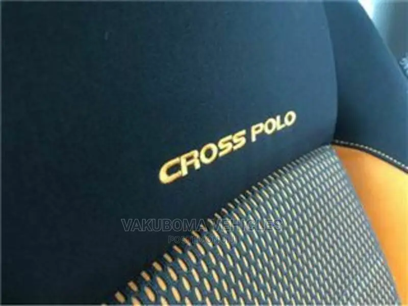 Volkswagen Polo 2012 Orange