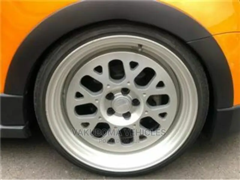 Volkswagen Polo 2012 Orange