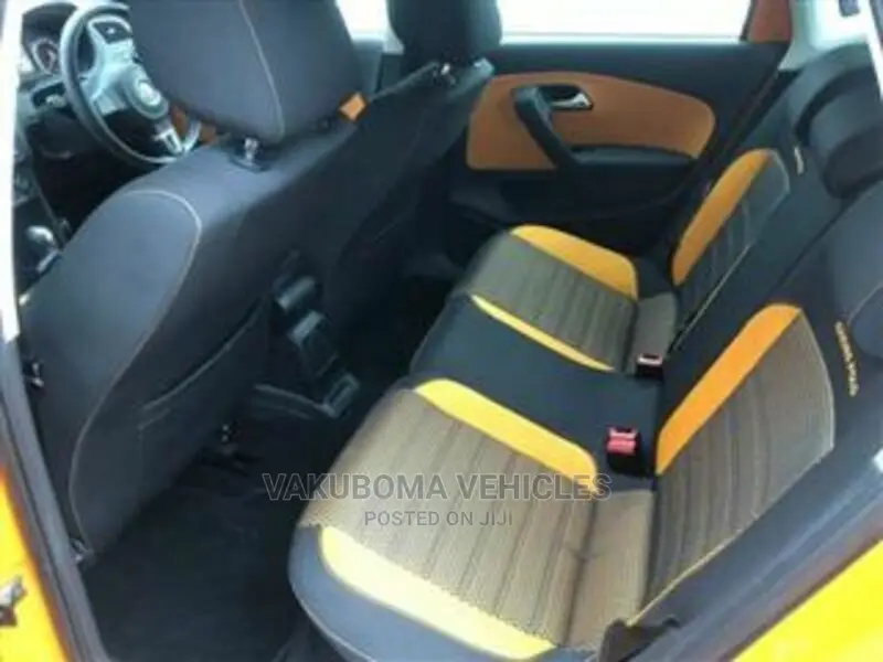 Volkswagen Polo 2012 Orange