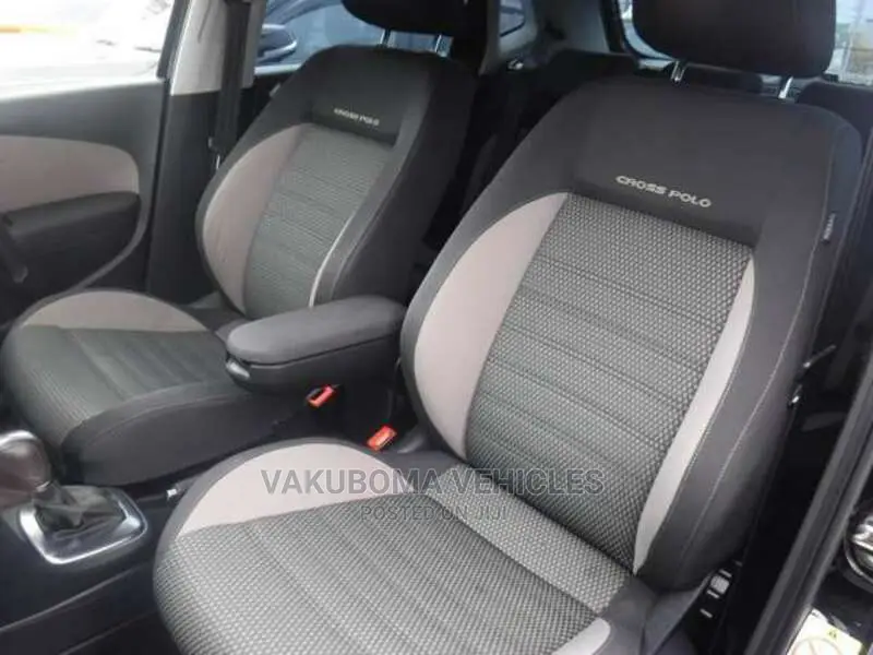 Volkswagen Polo 2011 Black