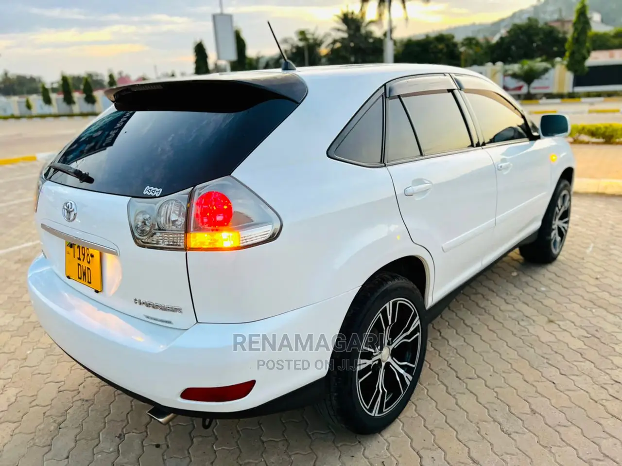 Toyota Harrier 2006 White