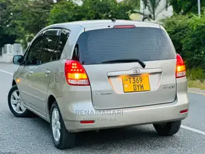 Toyota Corolla Spacio 2004 Silver