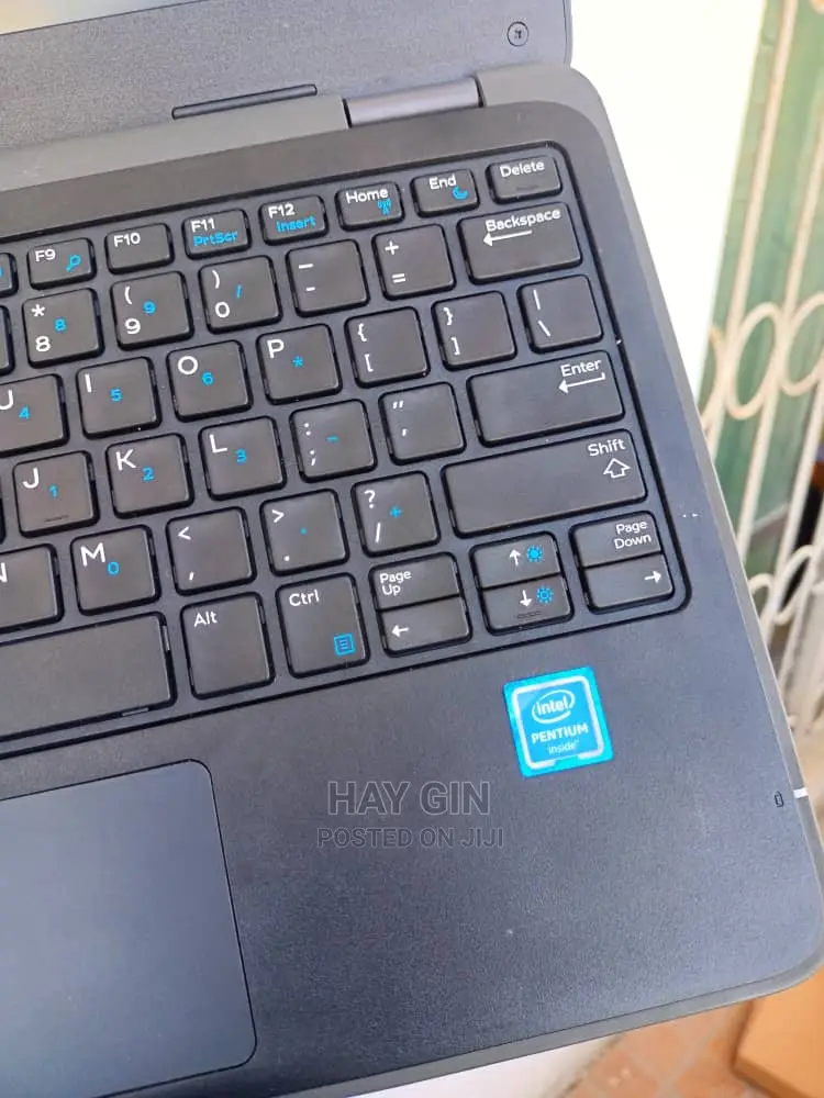 Laptop Dell Latitude 3180 4GB Intel SSD 128GB